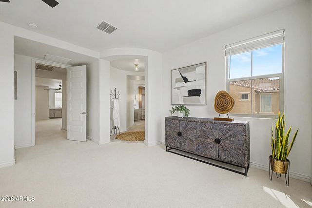 8539 W MIDWAY Avenue, Glendale, AZ 85305