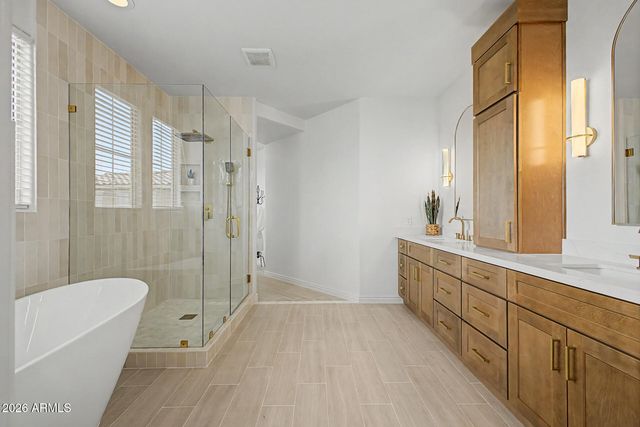 8539 W MIDWAY Avenue, Glendale, AZ 85305