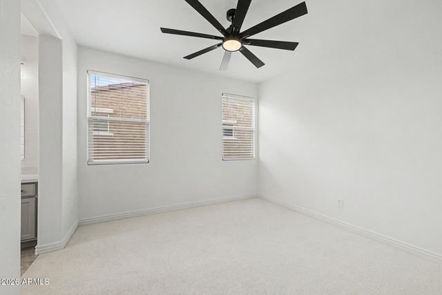 8539 W MIDWAY Avenue, Glendale, AZ 85305