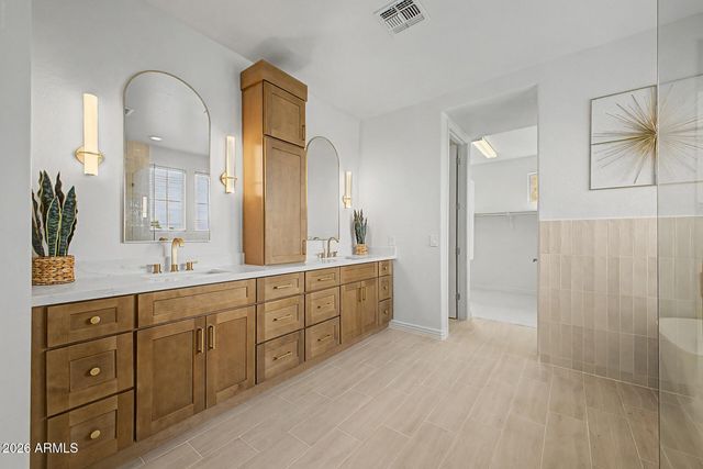 8539 W MIDWAY Avenue, Glendale, AZ 85305