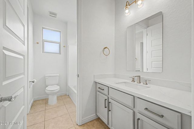 8539 W MIDWAY Avenue, Glendale, AZ 85305