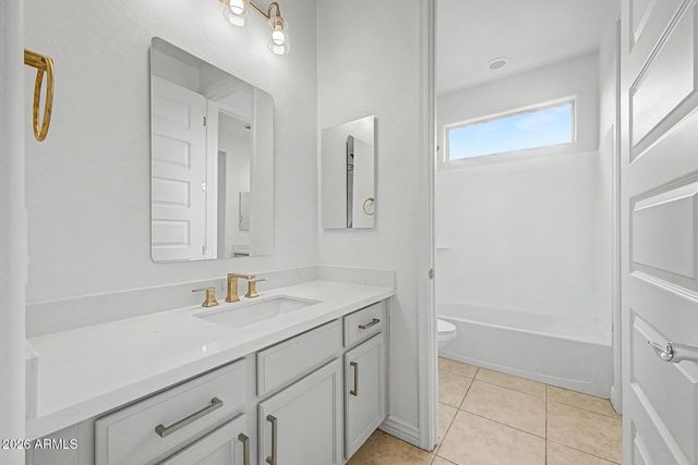 8539 W MIDWAY Avenue, Glendale, AZ 85305