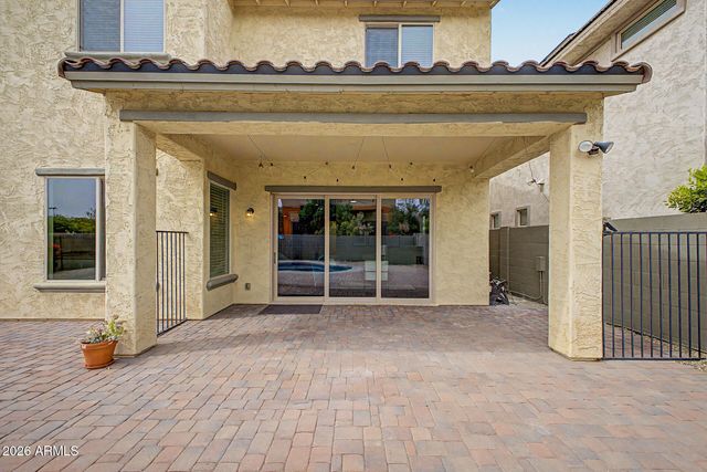 8539 W MIDWAY Avenue, Glendale, AZ 85305