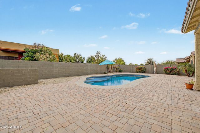 8539 W MIDWAY Avenue, Glendale, AZ 85305