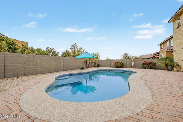 8539 W MIDWAY Avenue, Glendale, AZ 85305