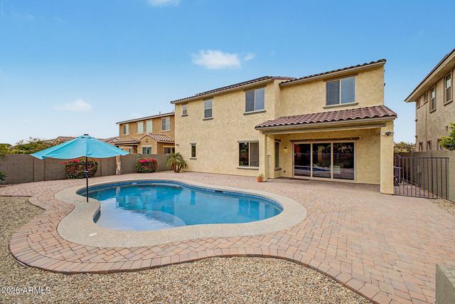 8539 W MIDWAY Avenue, Glendale, AZ 85305