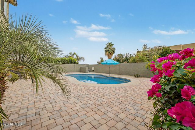 8539 W MIDWAY Avenue, Glendale, AZ 85305