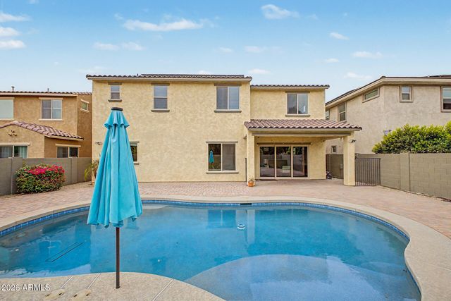 8539 W MIDWAY Avenue, Glendale, AZ 85305