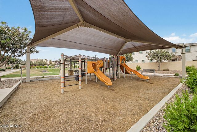 8539 W MIDWAY Avenue, Glendale, AZ 85305