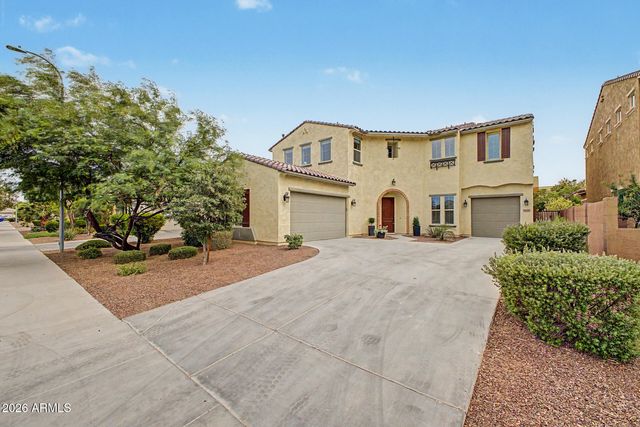8539 W MIDWAY Avenue, Glendale, AZ 85305