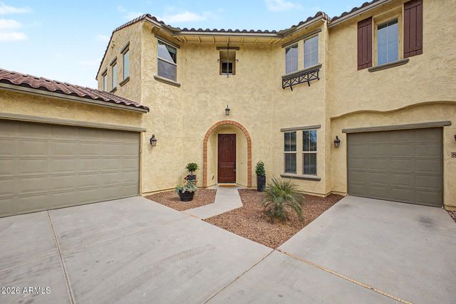 8539 W MIDWAY Avenue, Glendale, AZ 85305