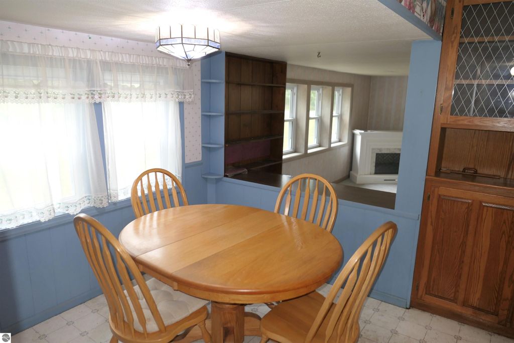 Image 11 of property listing at 1078 Duquesa Drive, Weidman, MI 48893