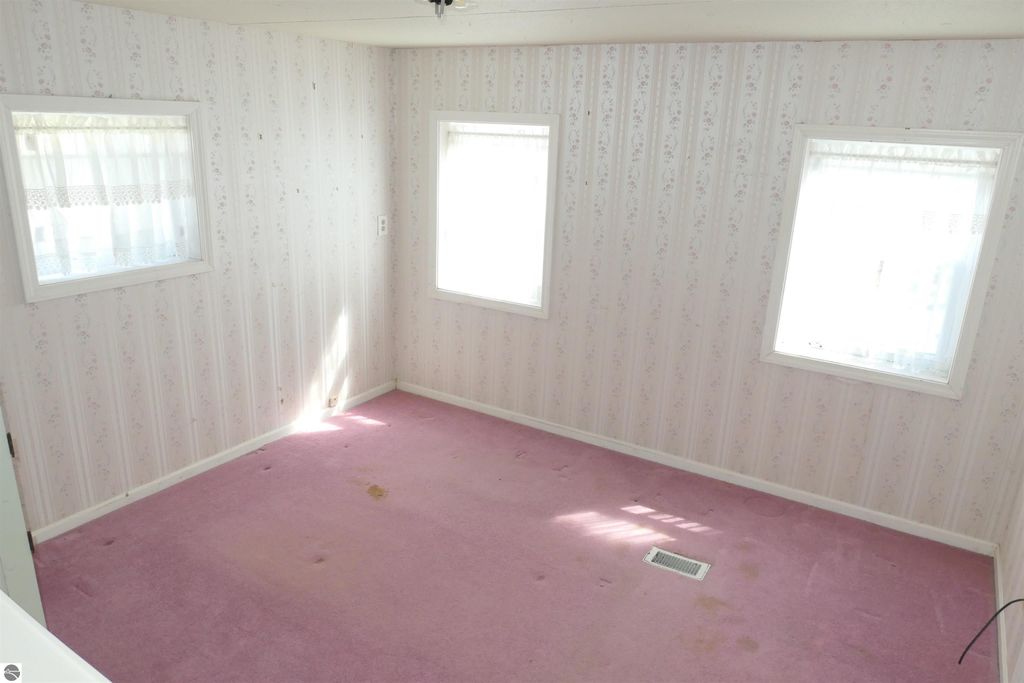 Image 12 of property listing at 1078 Duquesa Drive, Weidman, MI 48893