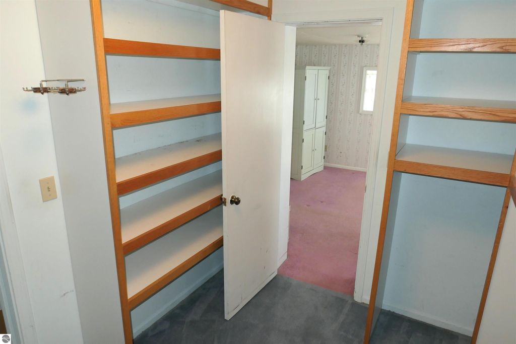 Image 14 of property listing at 1078 Duquesa Drive, Weidman, MI 48893