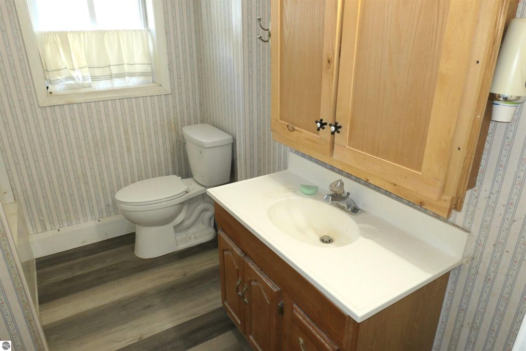 Image 18 of property listing at 1078 Duquesa Drive, Weidman, MI 48893