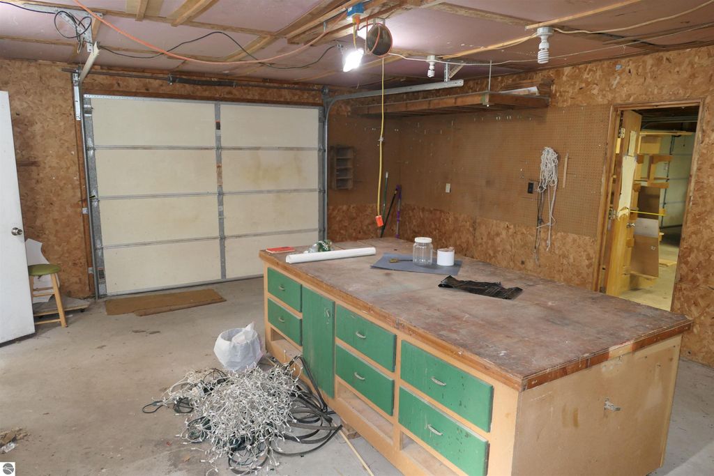 Image 22 of property listing at 1078 Duquesa Drive, Weidman, MI 48893