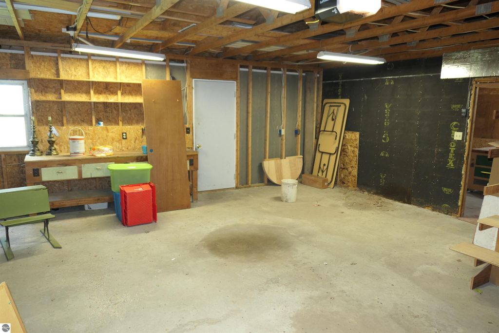 Image 25 of property listing at 1078 Duquesa Drive, Weidman, MI 48893