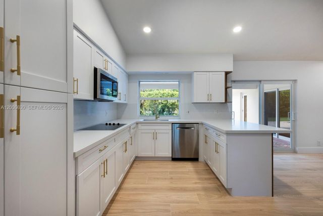 13050 SW 71st Ave, Pinecrest, FL 33156