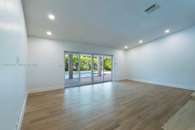 13050 SW 71st Ave, Pinecrest, FL 33156
