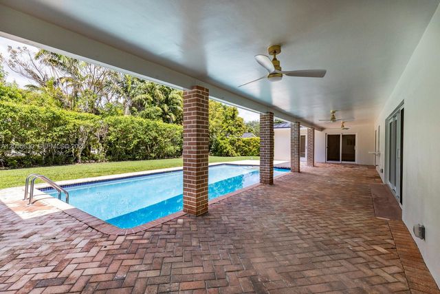 13050 SW 71st Ave, Pinecrest, FL 33156