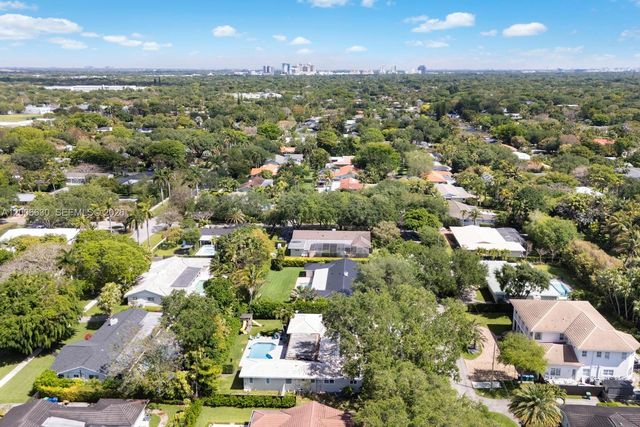 13050 SW 71st Ave, Pinecrest, FL 33156