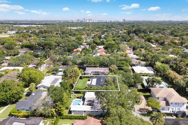 13050 SW 71st Ave, Pinecrest, FL 33156