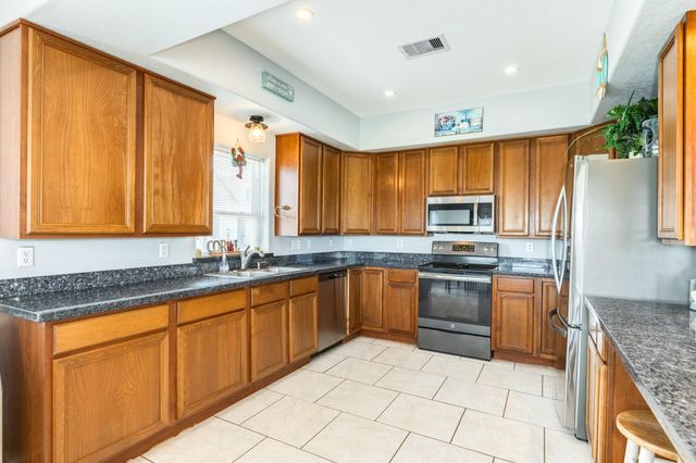 119 Bay Avenue, Surfside Beach, TX 77541