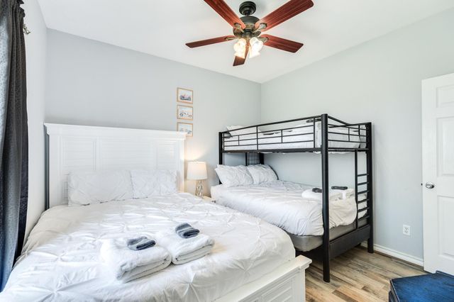 119 Bay Avenue, Surfside Beach, TX 77541