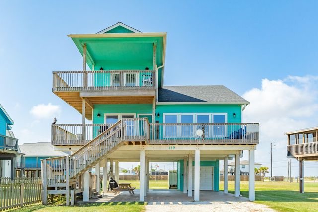 119 Bay Avenue, Surfside Beach, TX 77541