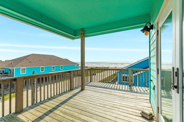 119 Bay Avenue, Surfside Beach, TX 77541