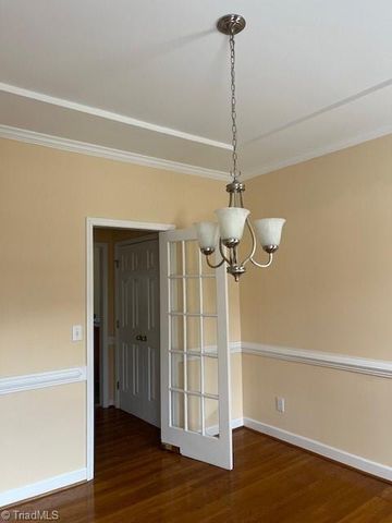 129 Walnut Avenue, Yadkinville, NC 27055