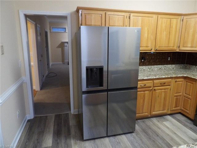 129 Walnut Avenue, Yadkinville, NC 27055