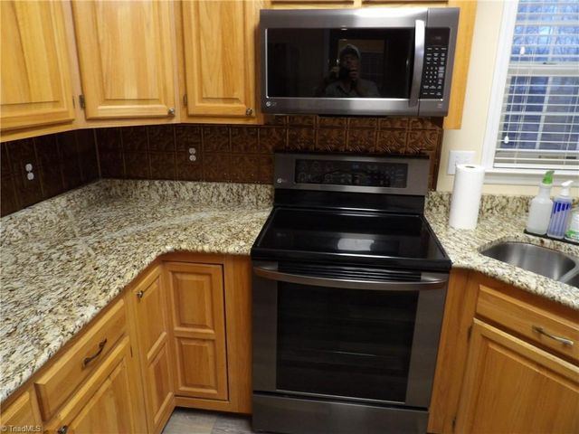 129 Walnut Avenue, Yadkinville, NC 27055