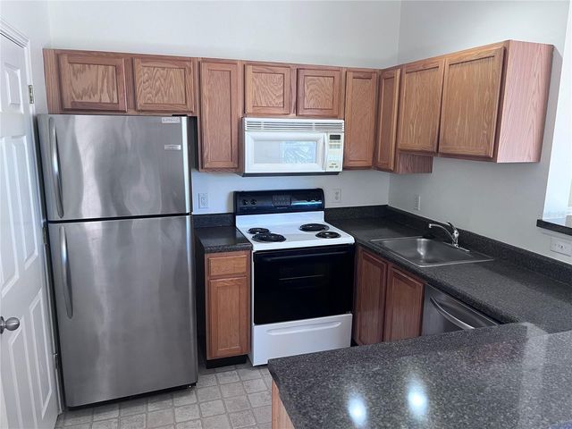 4802 51ST STREET W 221, Bradenton, FL 34210