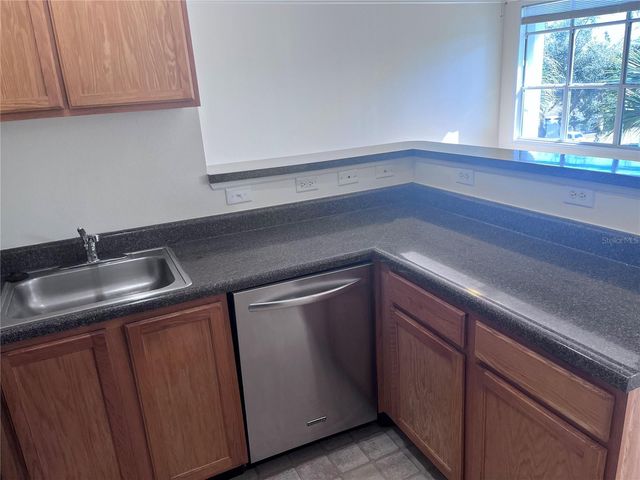 4802 51ST STREET W 221, Bradenton, FL 34210