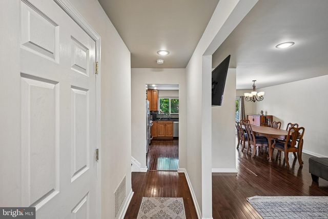 129 VALLEY RUN DR, Cherry Hill, NJ 08002