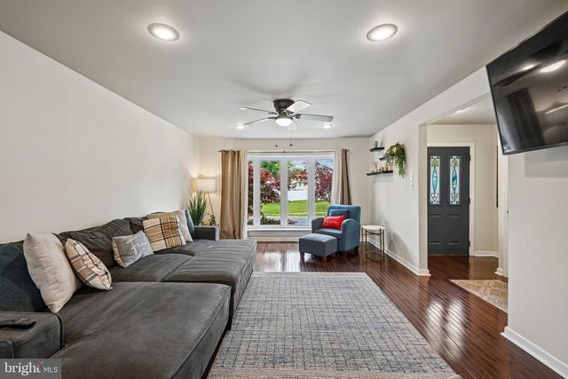 129 VALLEY RUN DR, Cherry Hill, NJ 08002