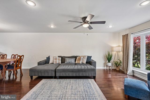 129 VALLEY RUN DR, Cherry Hill, NJ 08002