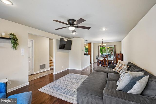 129 VALLEY RUN DR, Cherry Hill, NJ 08002