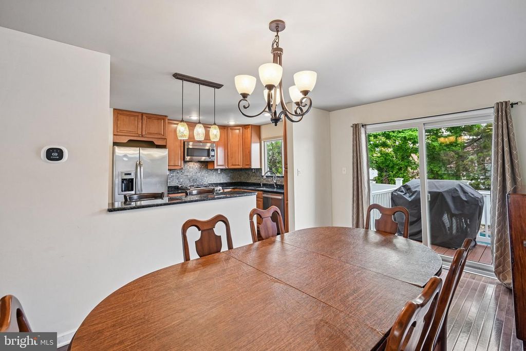 Image 11 of property listing at 129 VALLEY RUN DR, Cherry Hill, NJ 08002