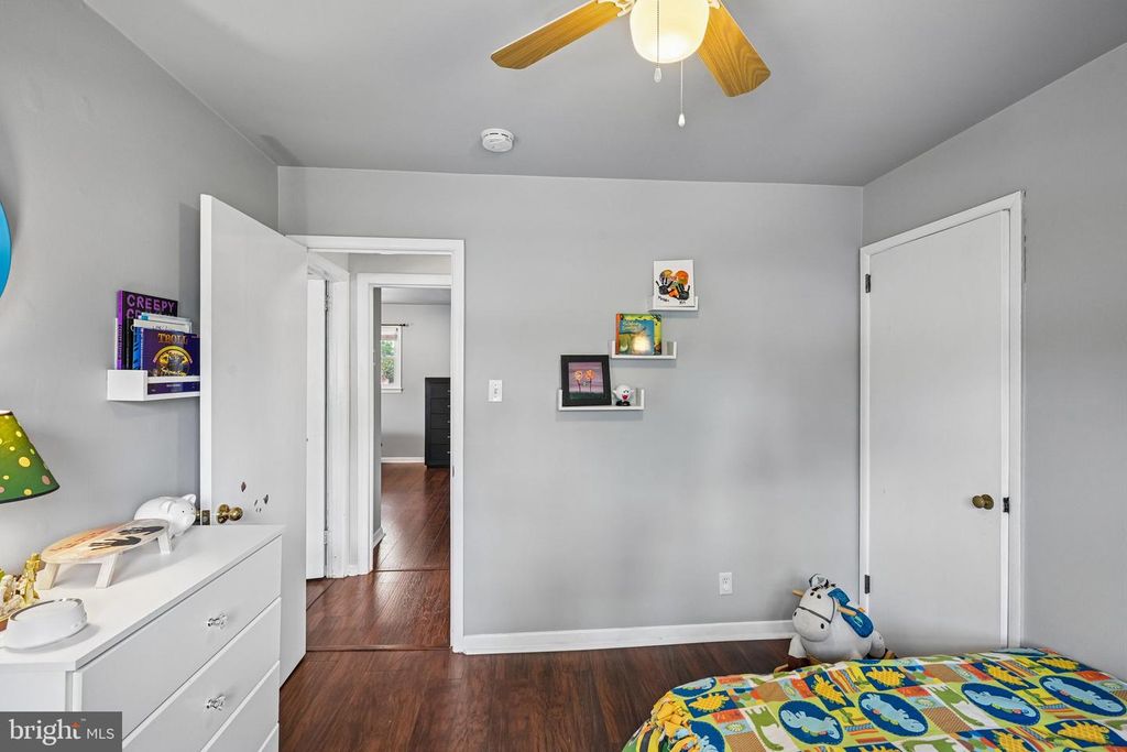 Image 23 of property listing at 129 VALLEY RUN DR, Cherry Hill, NJ 08002