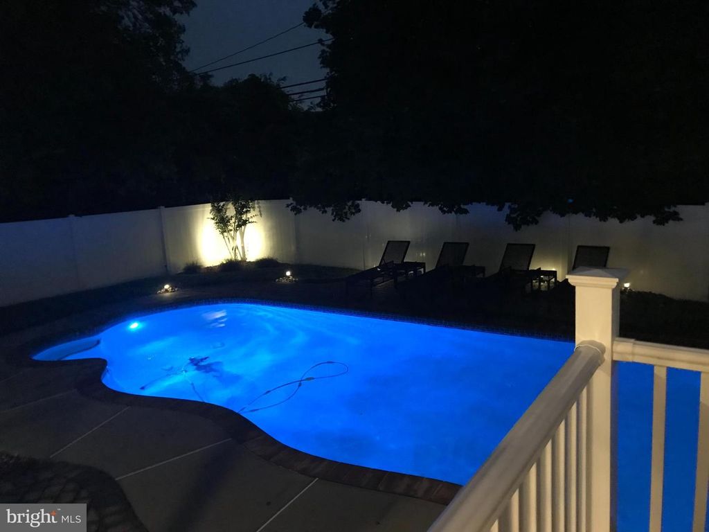 Image 34 of property listing at 129 VALLEY RUN DR, Cherry Hill, NJ 08002