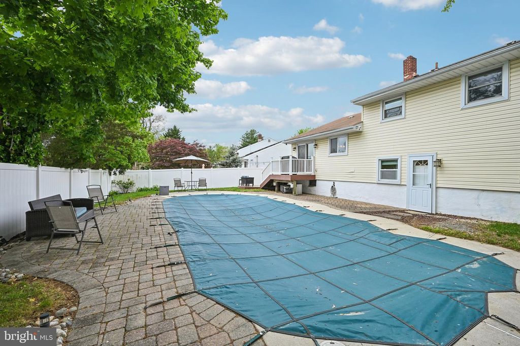 Image 35 of property listing at 129 VALLEY RUN DR, Cherry Hill, NJ 08002
