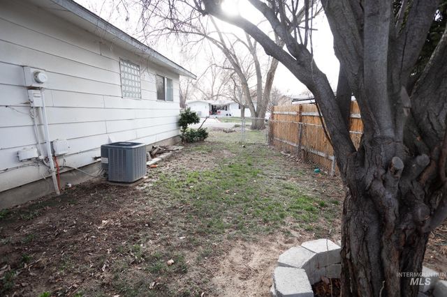 704 Hudson Dr., Nampa, ID 83651