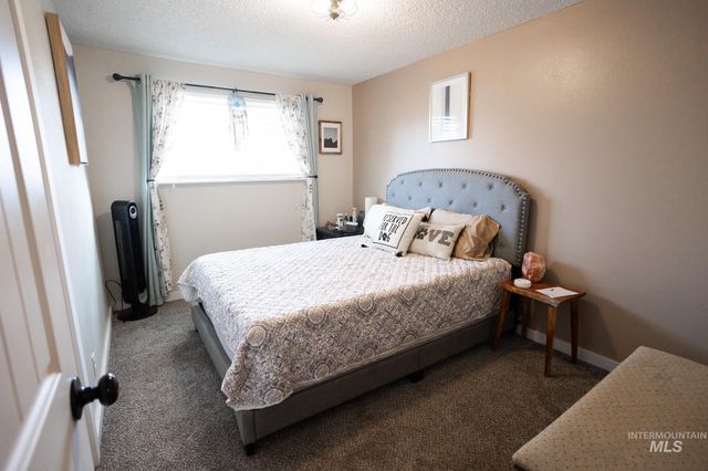 704 Hudson Dr., Nampa, ID 83651