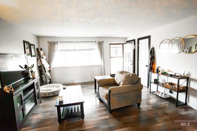 704 Hudson Dr., Nampa, ID 83651