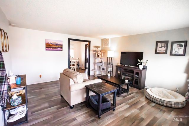 704 Hudson Dr., Nampa, ID 83651