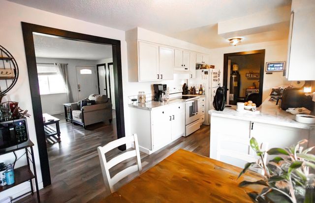 704 Hudson Dr., Nampa, ID 83651