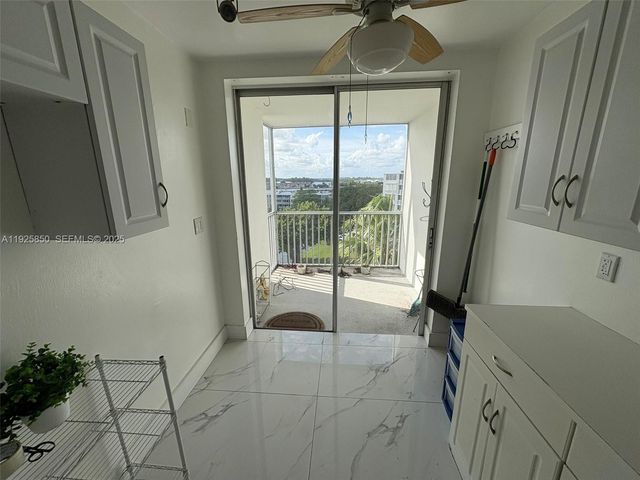 1750 NE 191st St 829-4, Miami, FL 33179