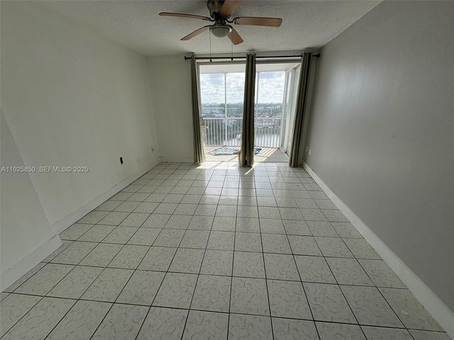 1750 NE 191st St 829-4, Miami, FL 33179